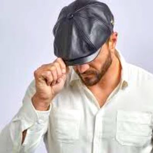 Ya Men’s Black Faux Leather Flat Cap size Large